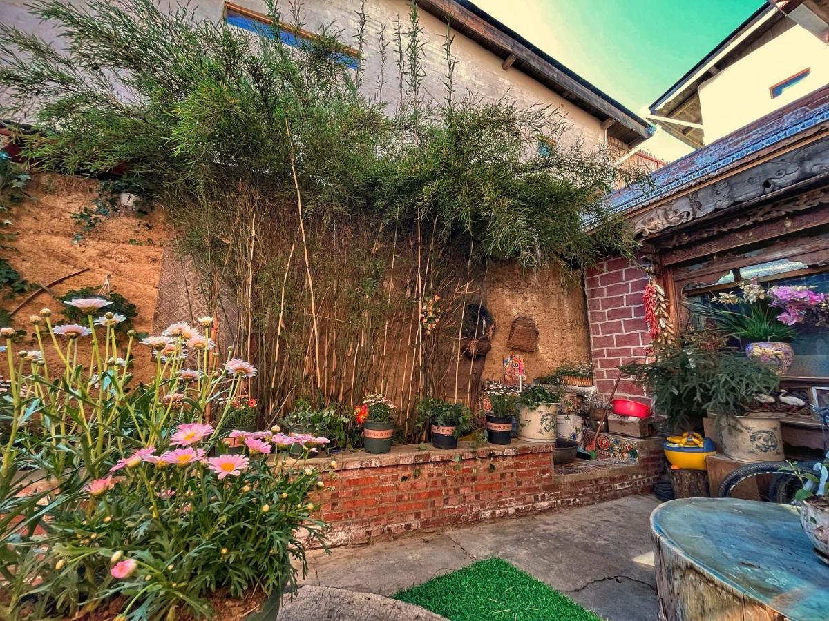 Tavern Hostel仁和客栈 Shangri-La Exterior photo